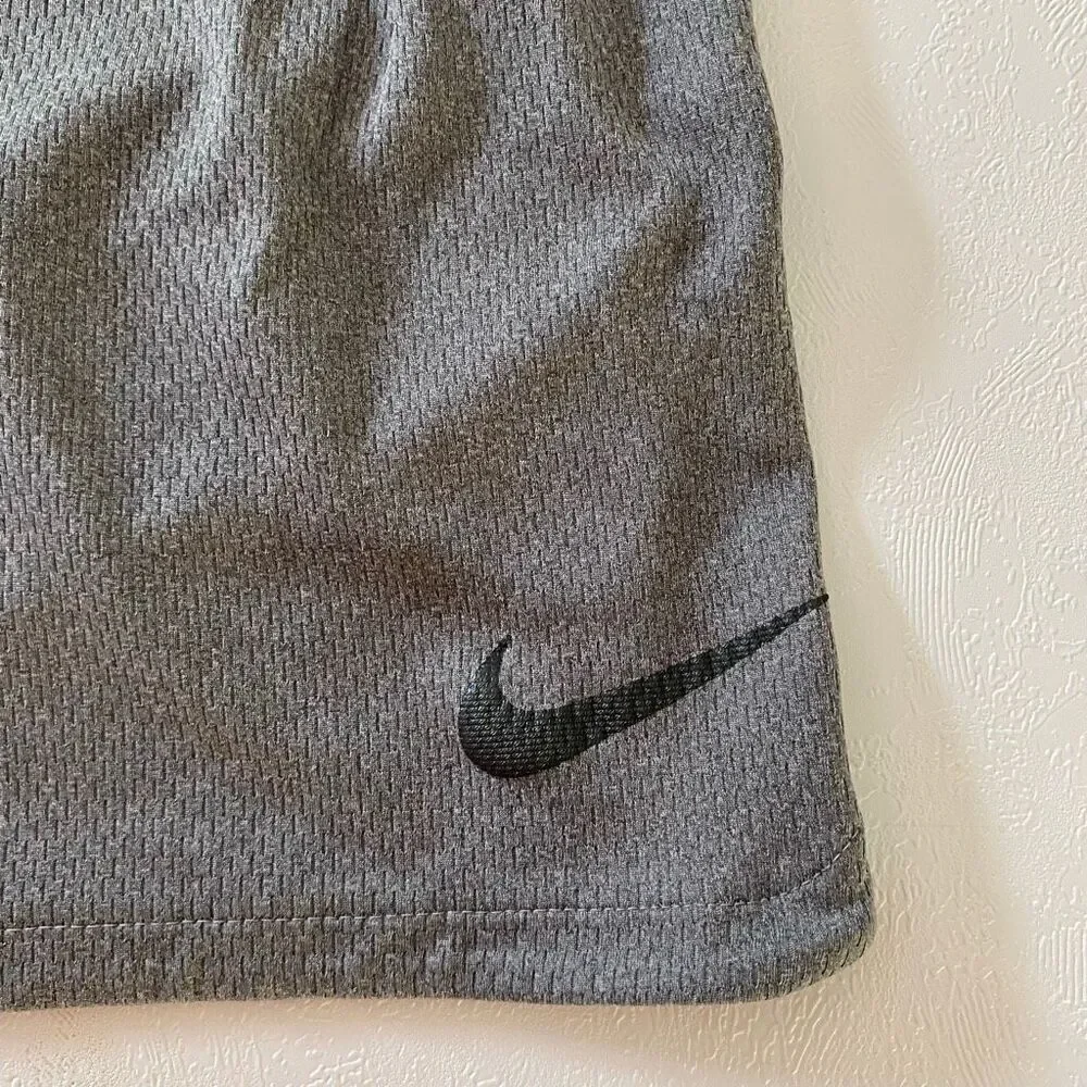 Nike Dri-FIT Gray Athletic Shorts Men’s Size M